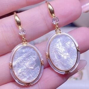 Mother of Pearl Drop Lady Earrings